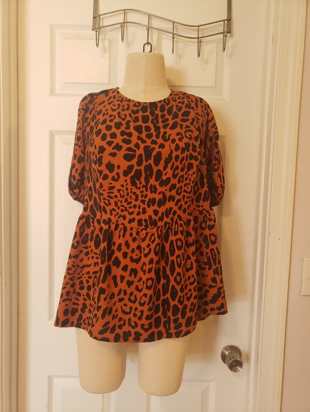 Women’s Rust Leopard Print Peplum Top Size 16